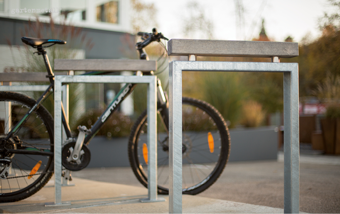 Fahrradparker Edelstahl mit Anlehnholz