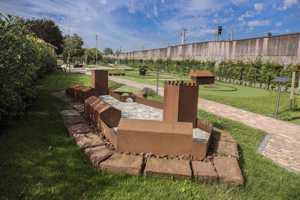 Erlebnis-Minigolf Sinzheim mit Elementen von Gartenmetall