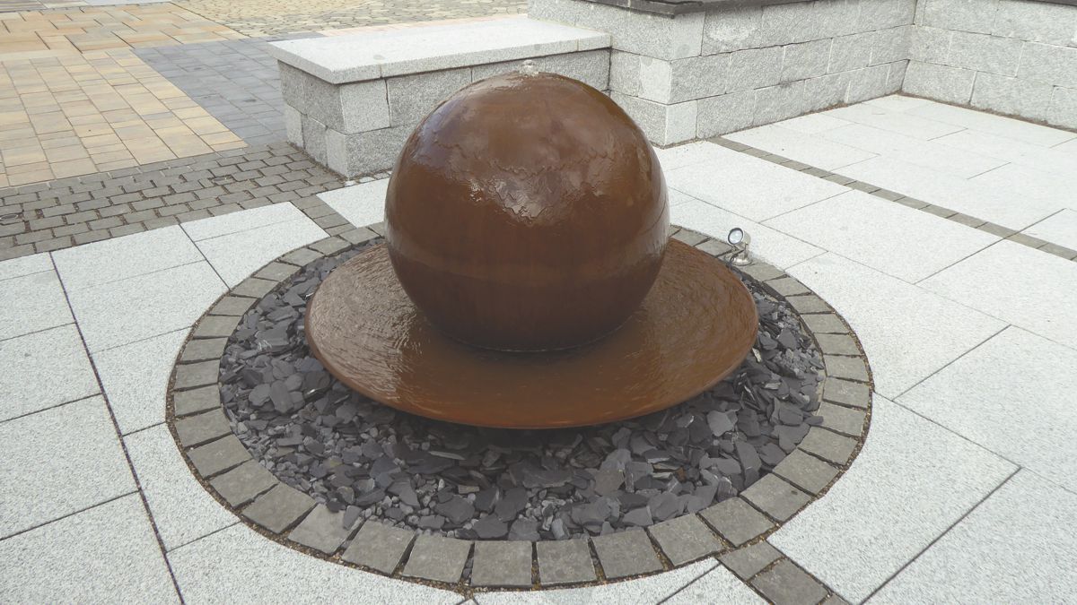 Quellbrunnen mit Kugel, TONGA