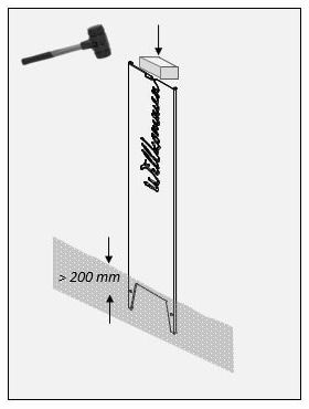 Montage Motivstele CORA, Einschlagen im Boden