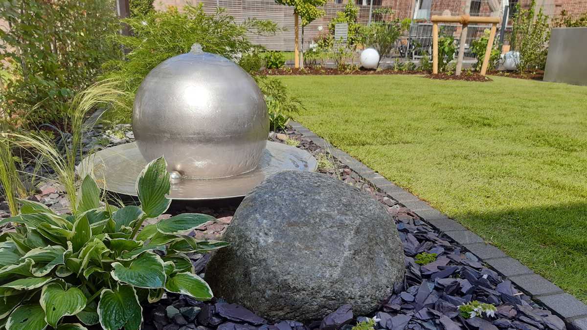 Kugelbrunnen mit Schale AQUA BOWL aus Edelstahl