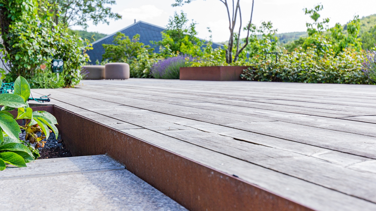 Terrassenbegrenzung mit Wegbegrenzungssystem EASY-LINER