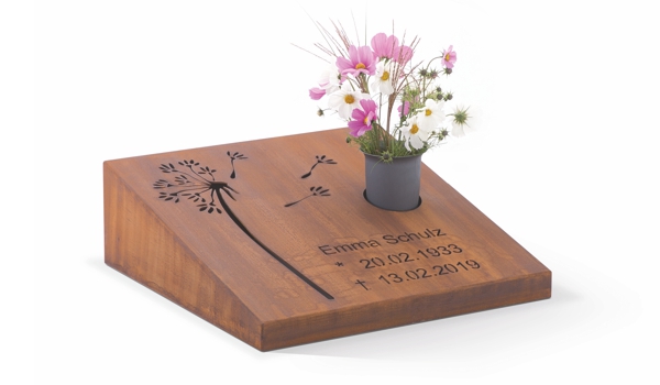 Inschriftenplatte MEMORIUM als Bodenpodest mit integriertem Halter für Blumenvasen