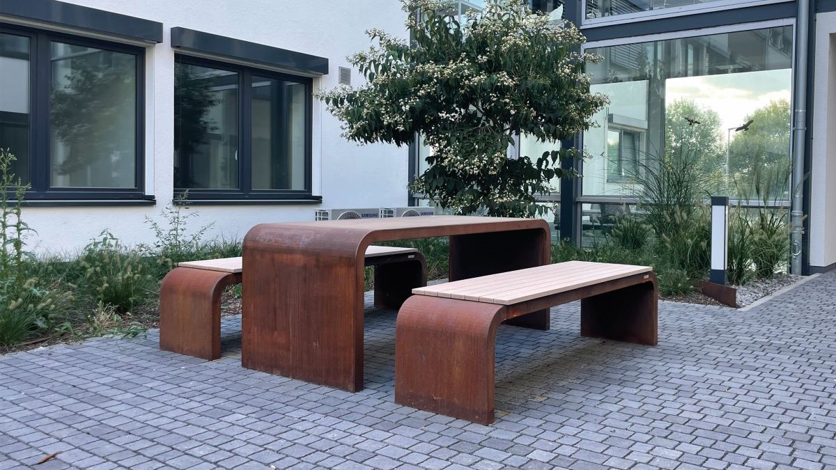Tisch VINCENZA mit Sitzbänken