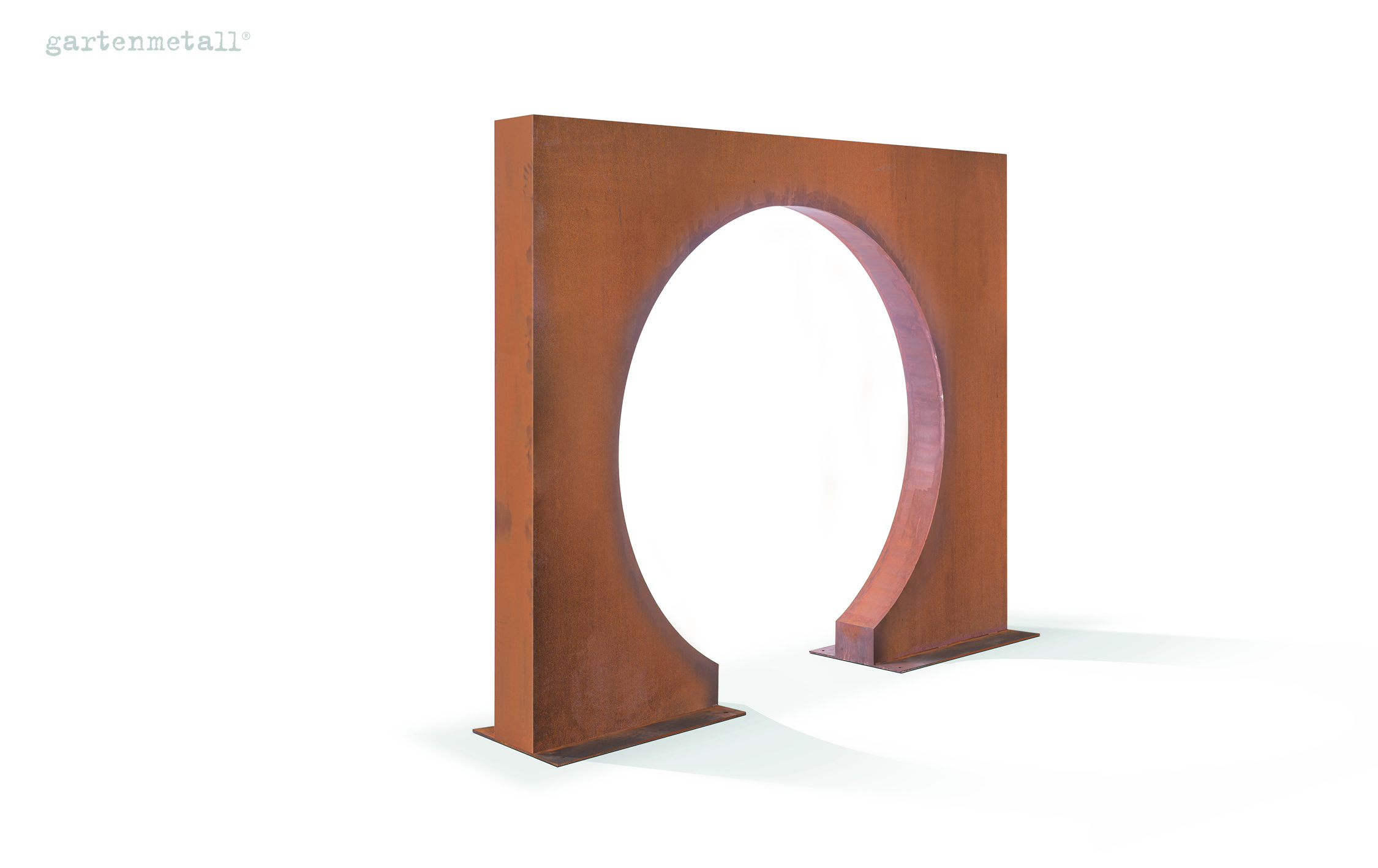 Ein rechteckiger, rostbrauner Metallrahmen steht freistehend mit einem großen kreisförmigen Ausschnitt in der Mitte. Links oben steht der Text: 'gartenmetall®'. Der Hintergrund ist weiß.