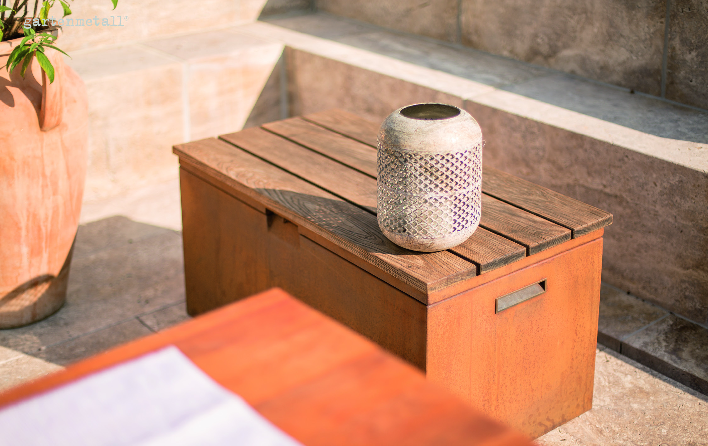Stauraum trifft Stil: Die multifunktionale Aufbewahrungsbox von GARTENMETALL®